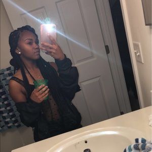 Meet your Posher, Torriana