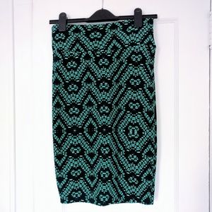 NEW LuLaRoe Green and Dark Green/Black Cassie XS