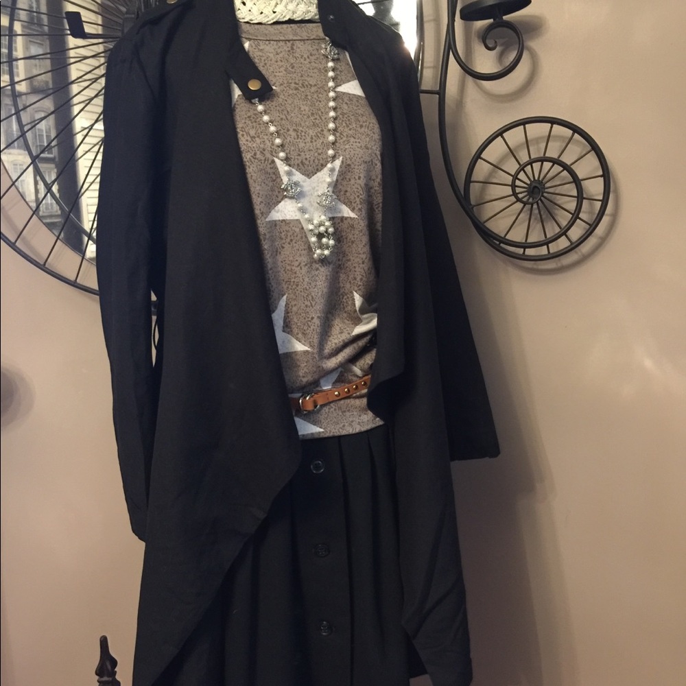 White star & mottle tan top CLOSET PURGE - Picture 4 of 7