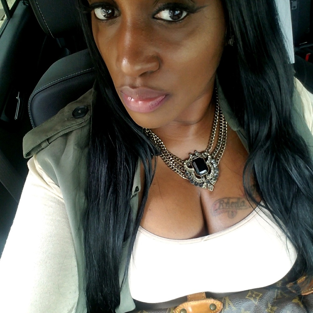 Meet your Posher, R nikki