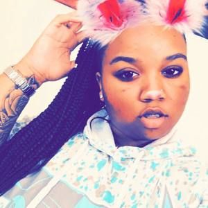 Meet your Posher, Dee