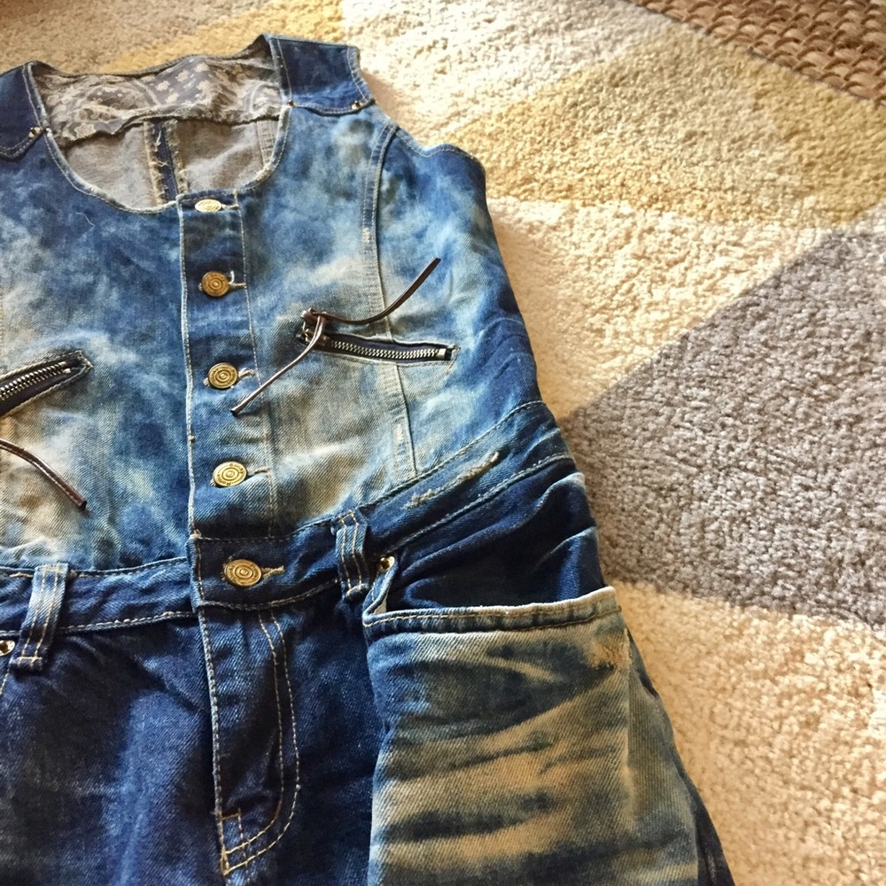 Distressed overalls - Picture 5 of 7