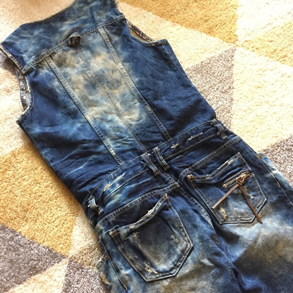 Distressed overalls - Picture 6 of 7