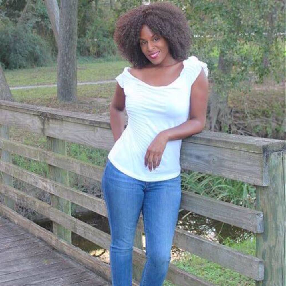 Meet your Posher, Alesia