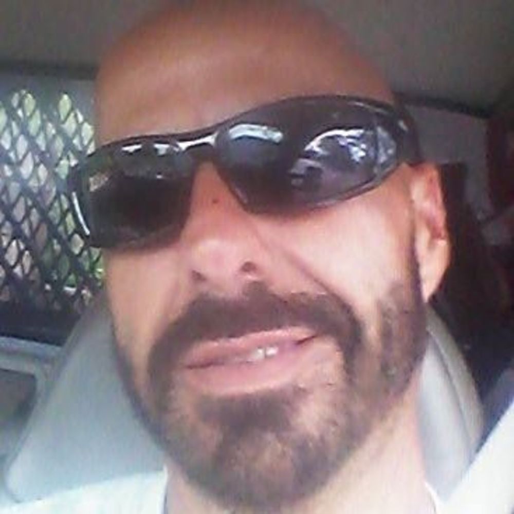 Meet your Posher, Carlos