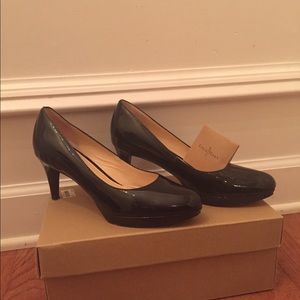 Cole Haan Chelsea low pump with Nike Air size 8b
