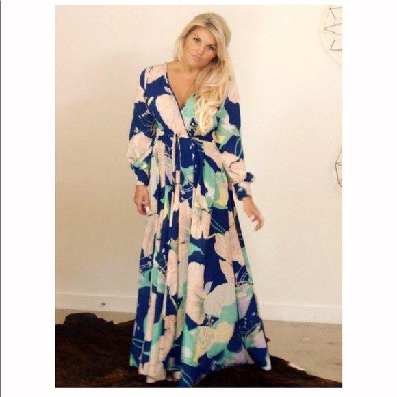 Long sleeve maxi dress - Picture 2 of 4