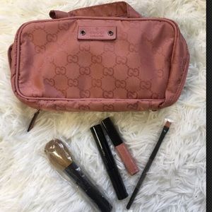 New authentic Gucci Zippered Makeup Bag Mauve Pink