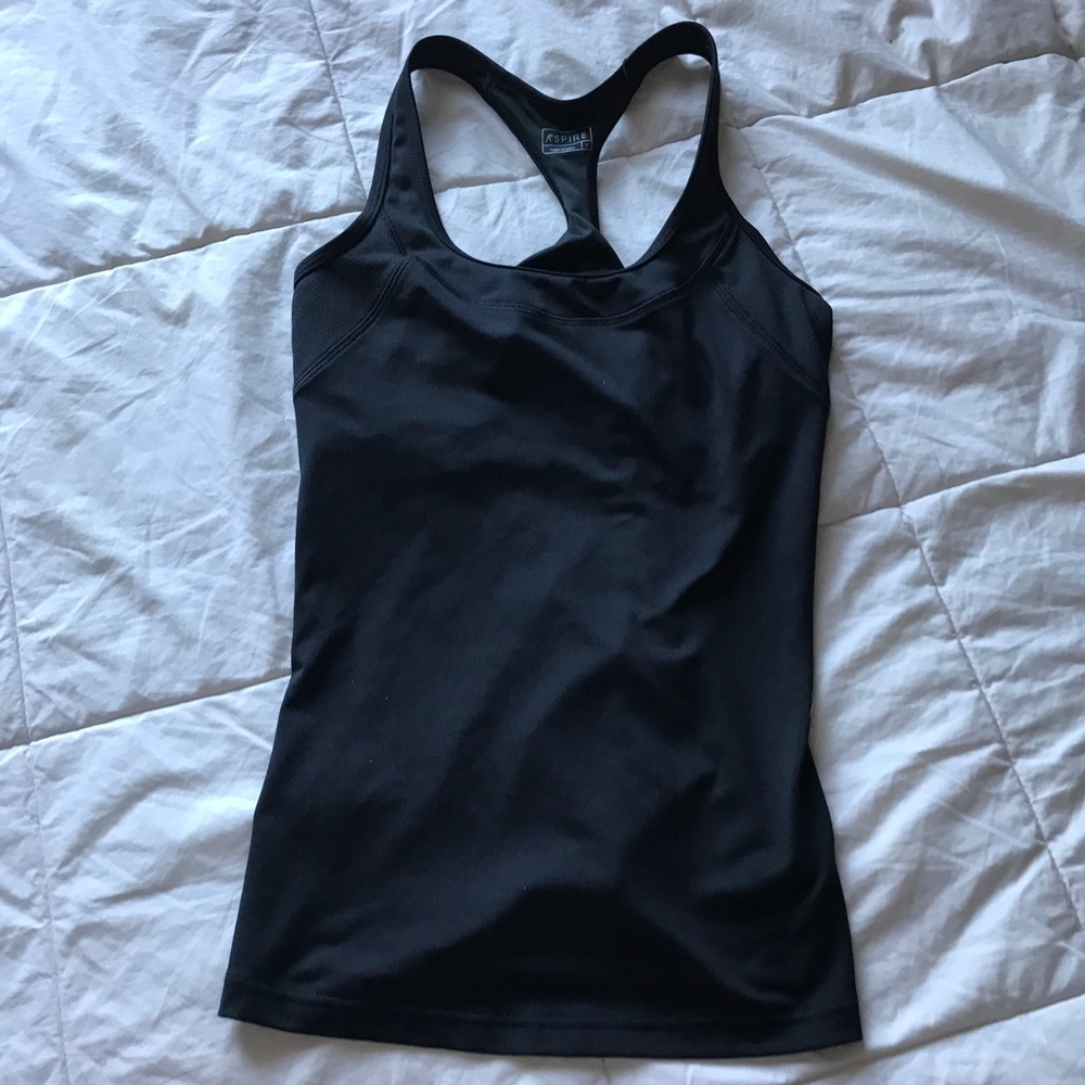 Black workout tank