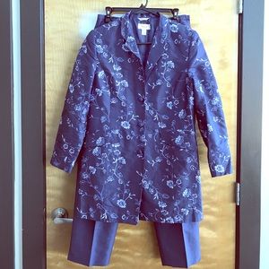 Stunning silk pants suit and long blazer