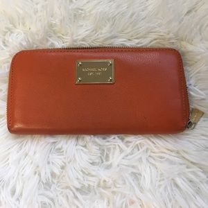 PRELOVED MICHAEL KORS WALLET-LOTS OF LIFE LEFT