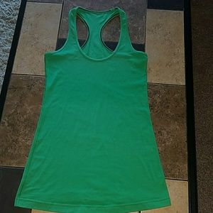 Lululemon tank