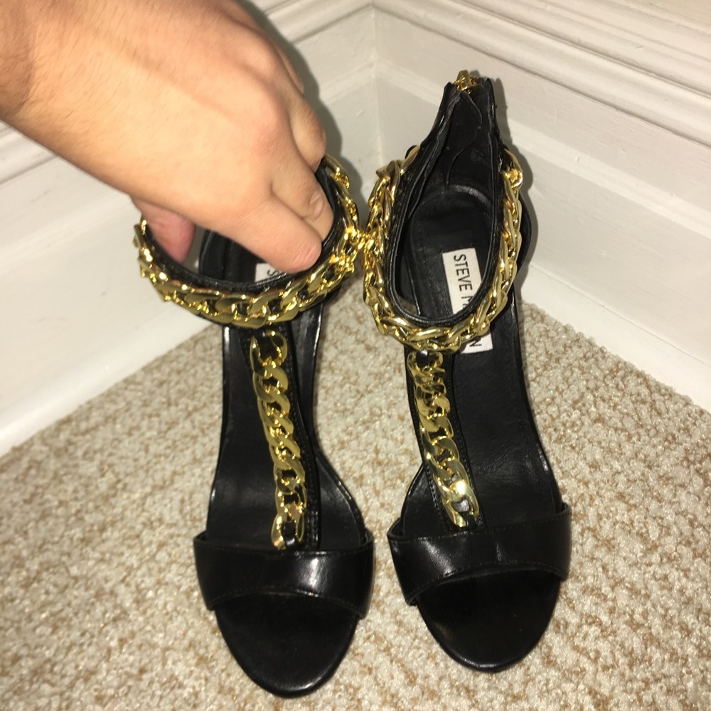 SM high heeled sandals w/ Gold chain Detail.