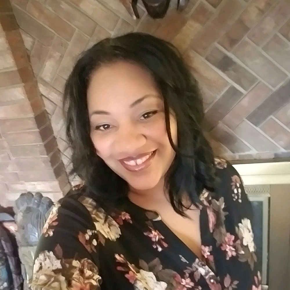 Meet your Posher, Renita
