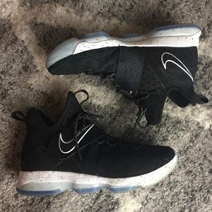 LeBron XIV (14) Men's Basketball Shoe