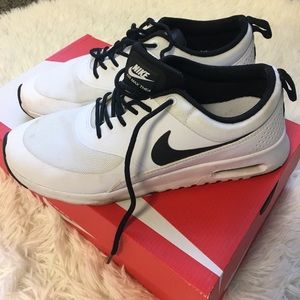 PRELOVED Nike air max Thea size 9