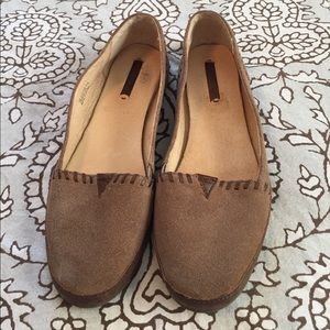 NWOT Frye suede flats