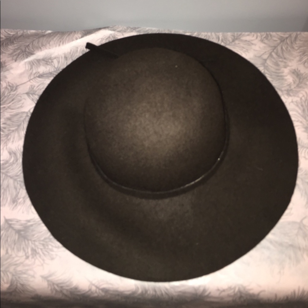 Black wool floppy hat.