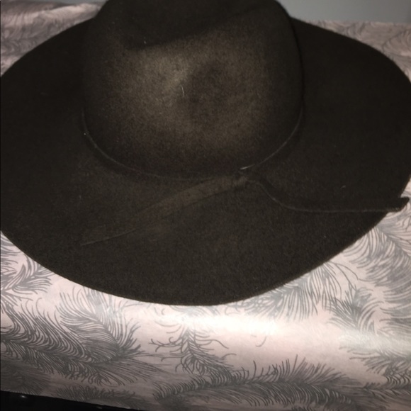 Black wool floppy hat. - Picture 2 of 2