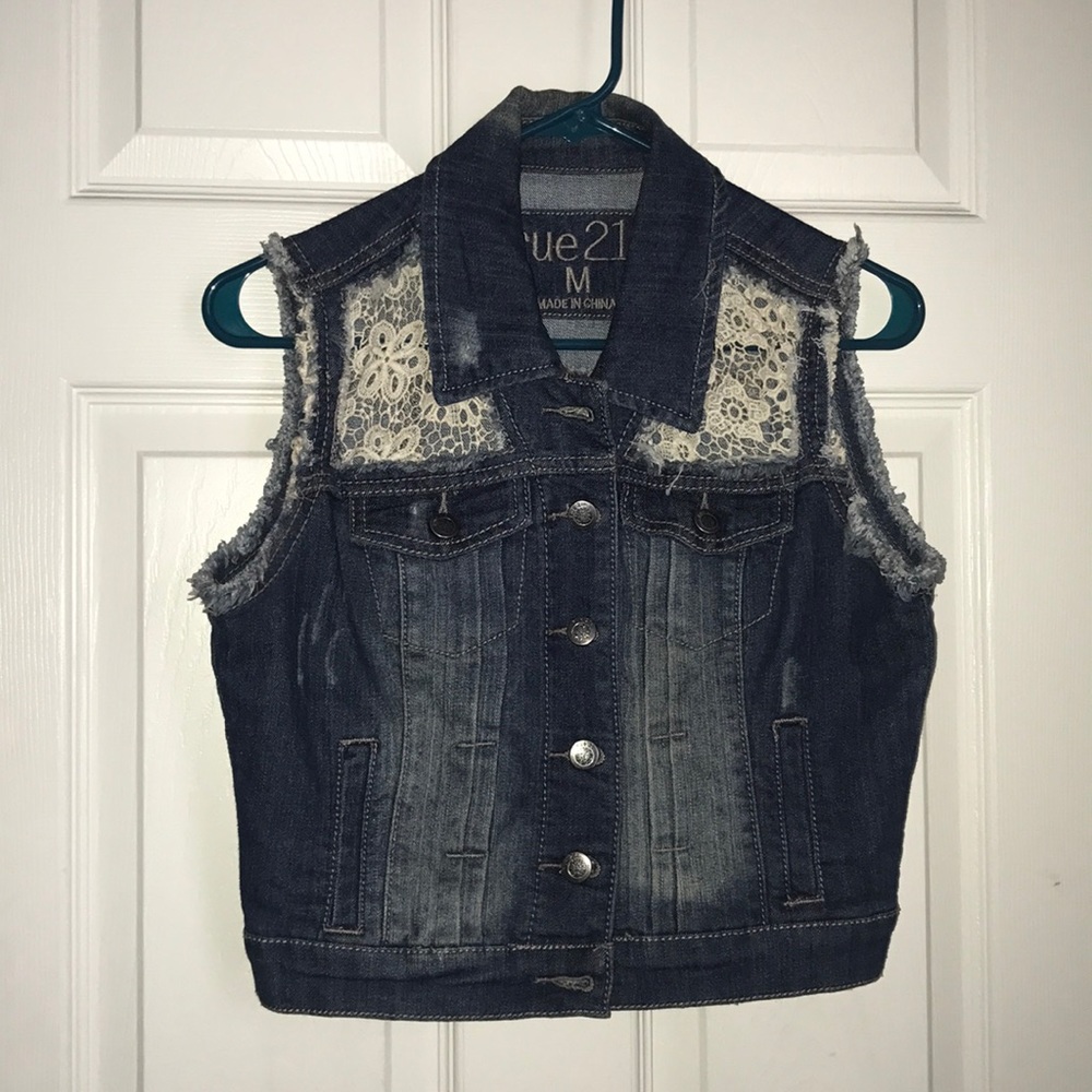 Cropped jean vest!