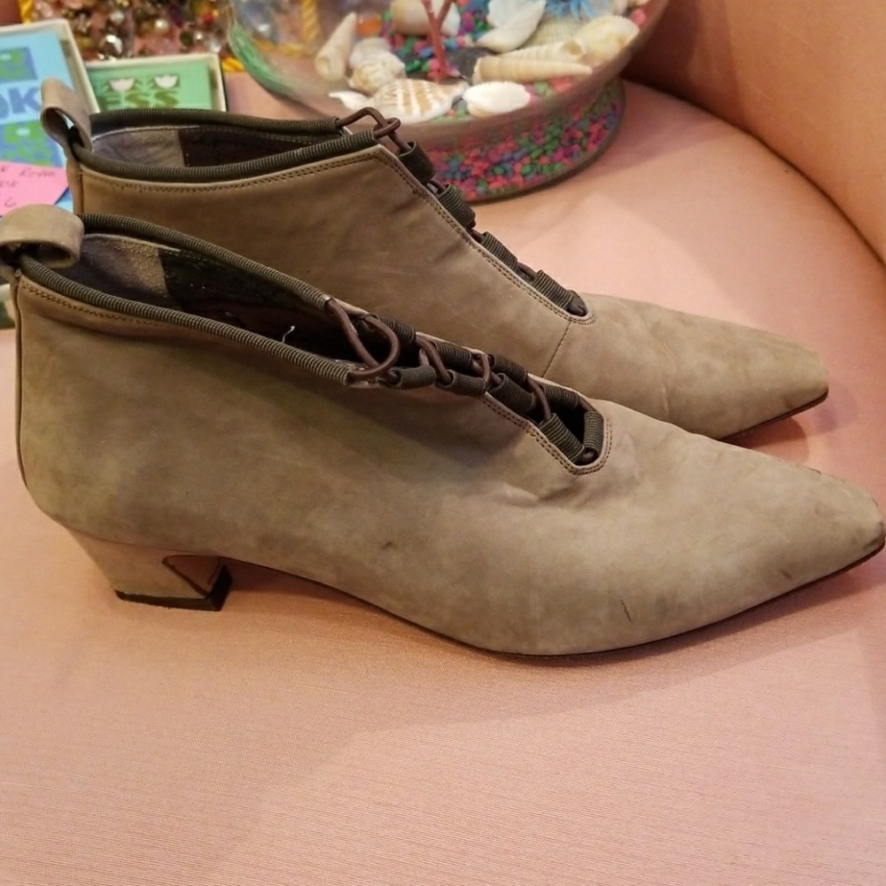 Pointy toe ankle boots