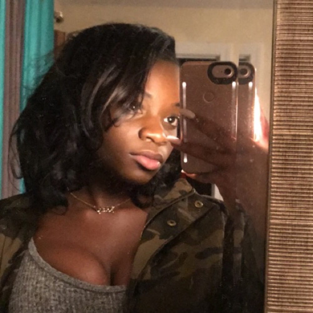 Meet your Posher, Kayla