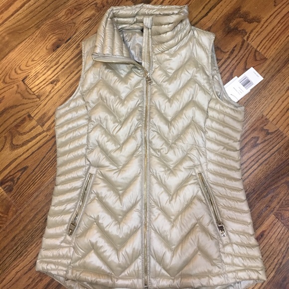 NWT DOWN LIGHTWEIGHT PUFFER VEST SM blue only. - Picture 3 of 8