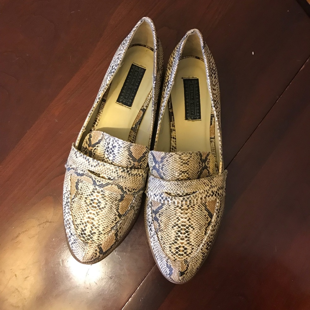DEENA & OZZY SNAKE SHOES