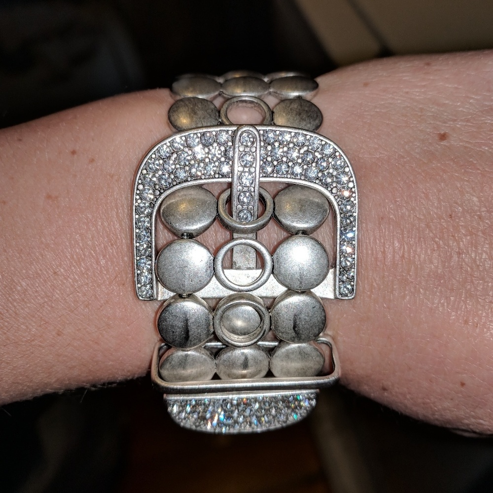 Premier design buckle up bracelet