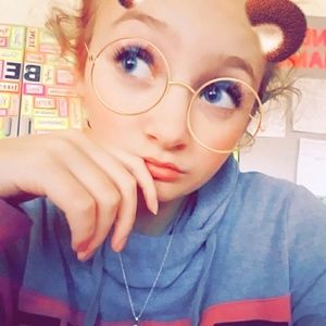 Meet your Posher, Gabriella