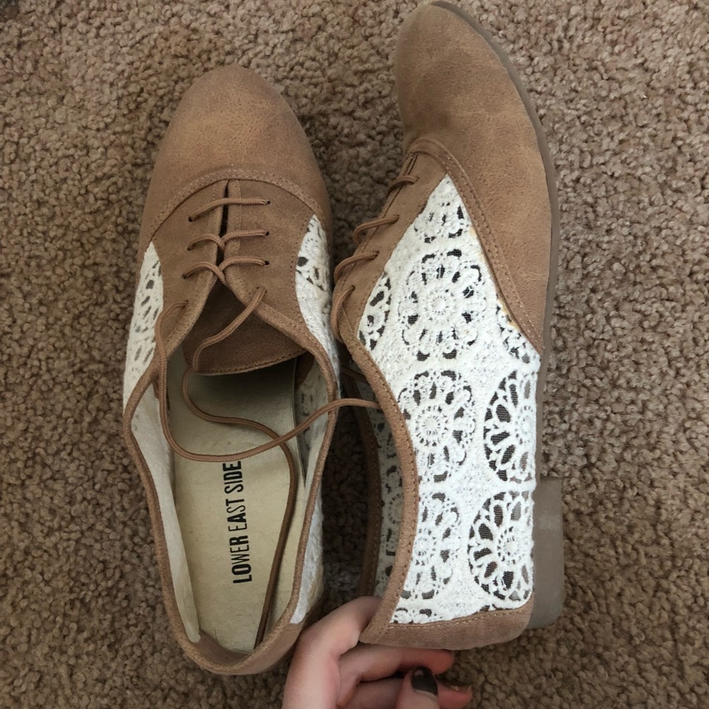 Oxford lace shoes