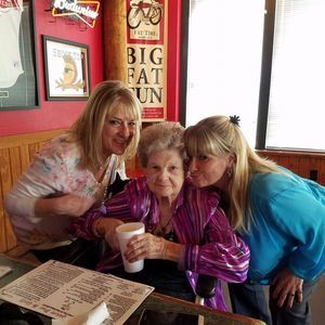 Meet your Posher, Sharon