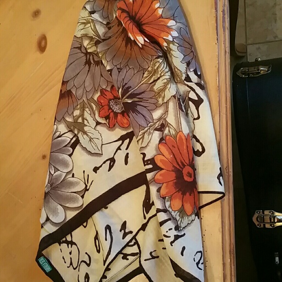 Accessories - Fall colored scarf