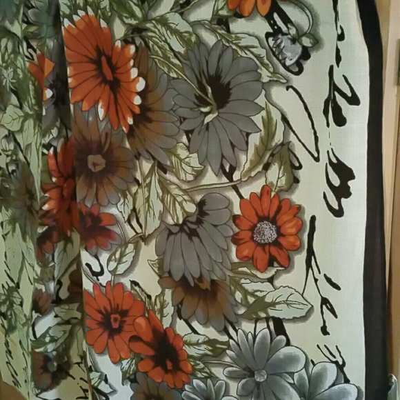 Fall colored scarf - Picture 3 of 3