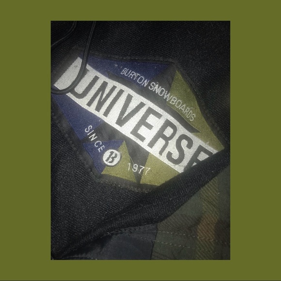 Burton Snowboard Jacket L - Picture 2 of 2