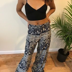 Boohoo wide spread pants