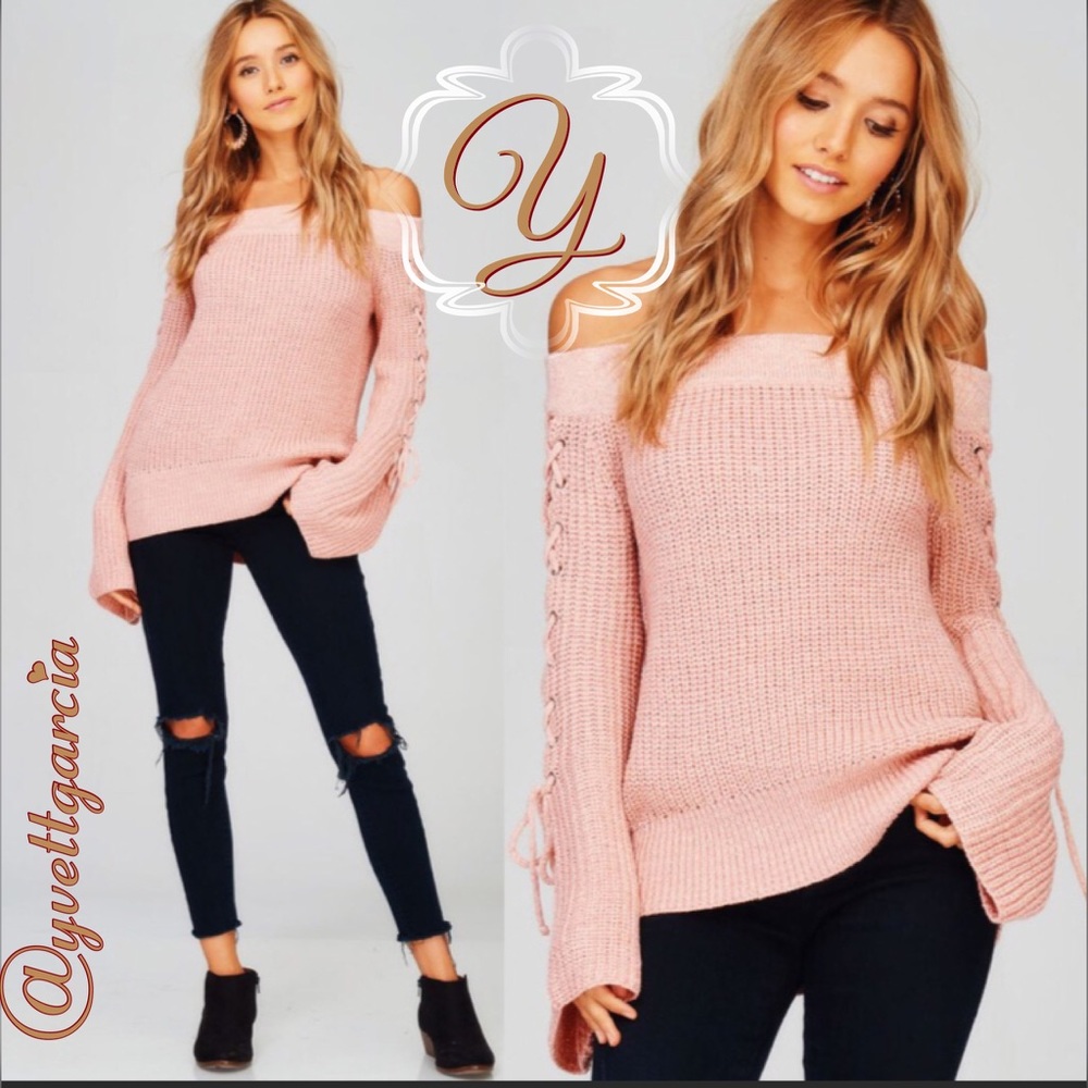🎉HP🎉Blush Off shoulder lace up top
