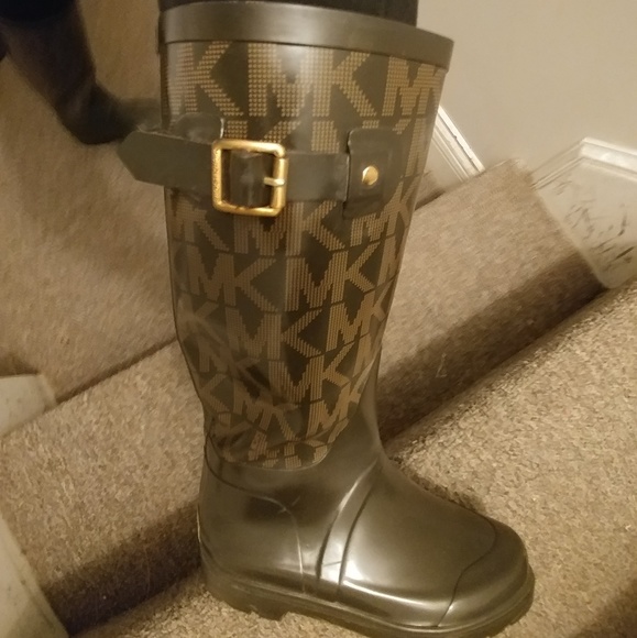 Michael kors rain boots - Picture 1 of 3