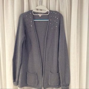 $5 or Free w/$20 bundle🧐 Sweater