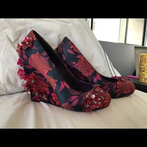 Tory Butch wedge shoes size 9.5