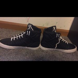 Size 7.5 Supras