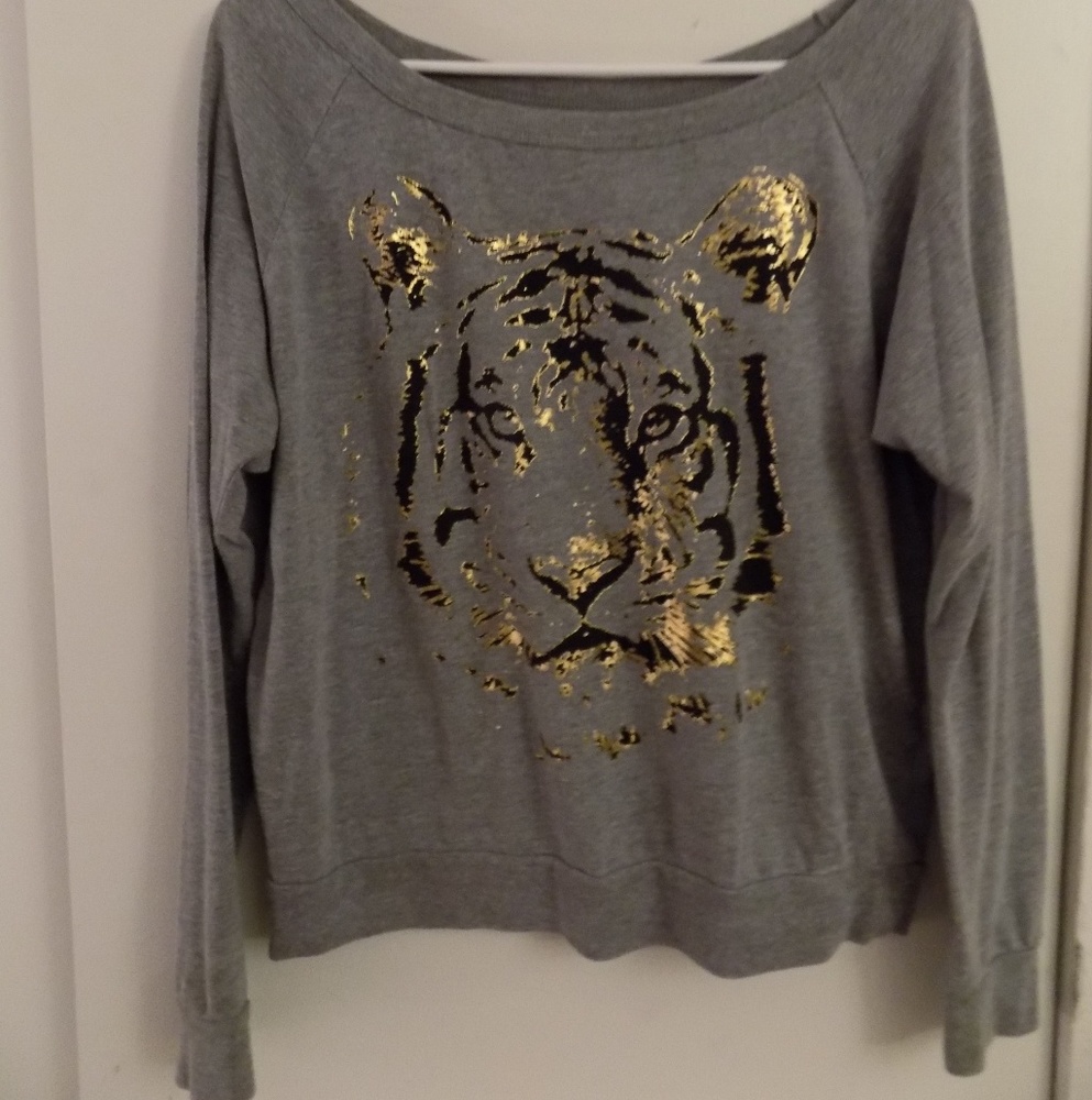 Grey/Lion Long Sleeve