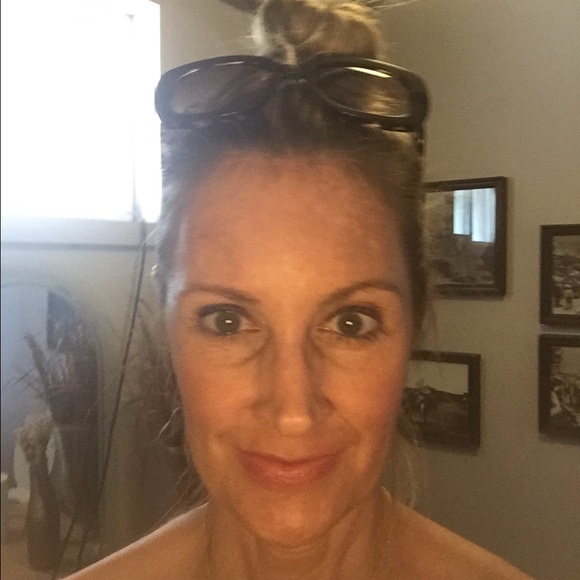 Meet your Posher, Amy - Picture 1 of 1