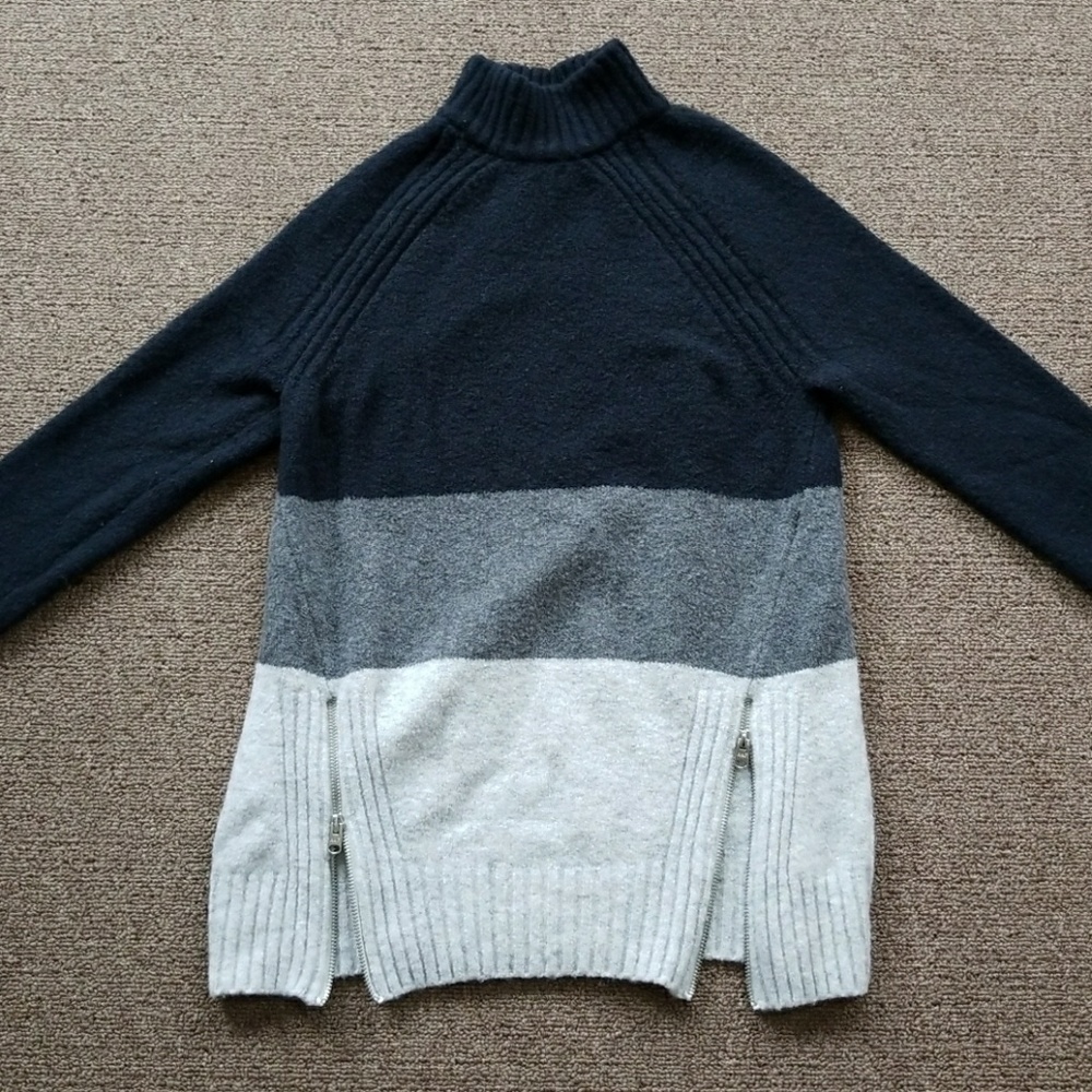 Blue/gray turtle neck sweater