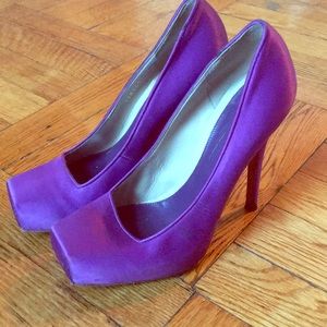 Alexander McQueen box toe silk pumps