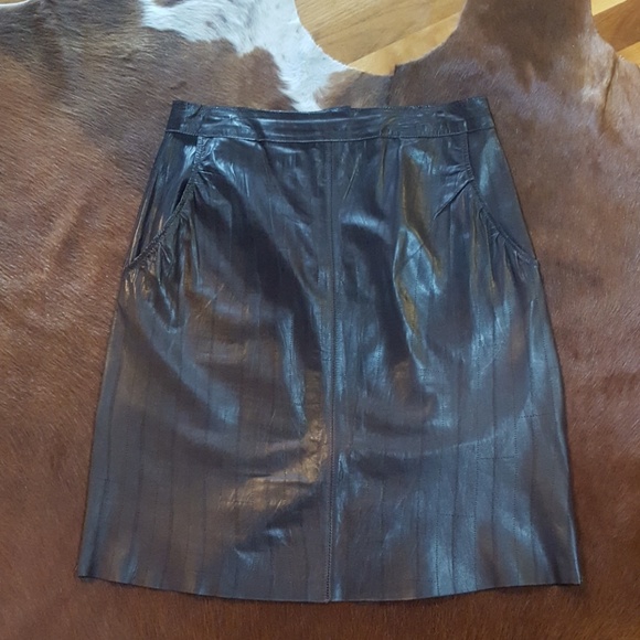 🦋GORGEOUS LEATHER SKIRT🦋 - Picture 3 of 8