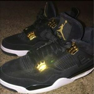 Retro 4's (Royalty)
