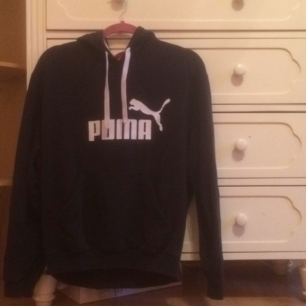 Men’s puma hooded sweatshirt