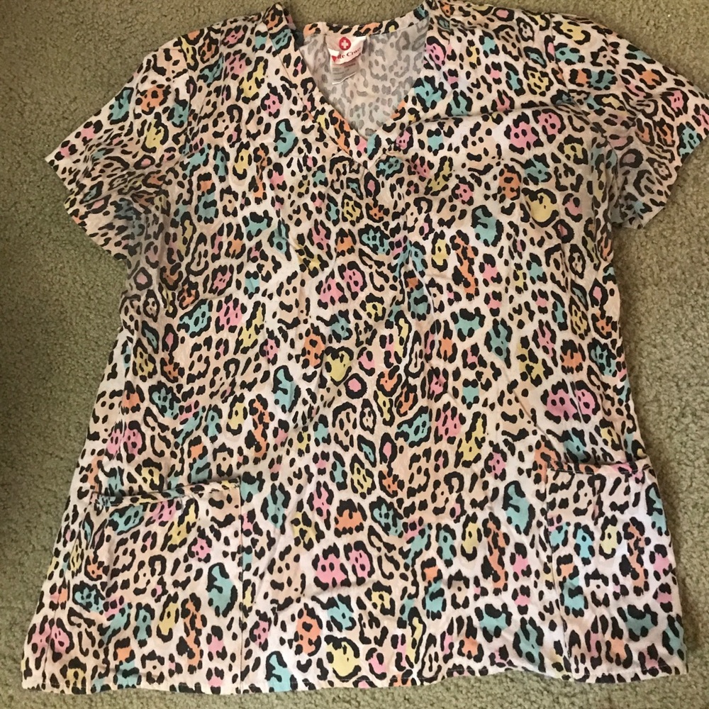 Scrub tops - Picture 2 of 4