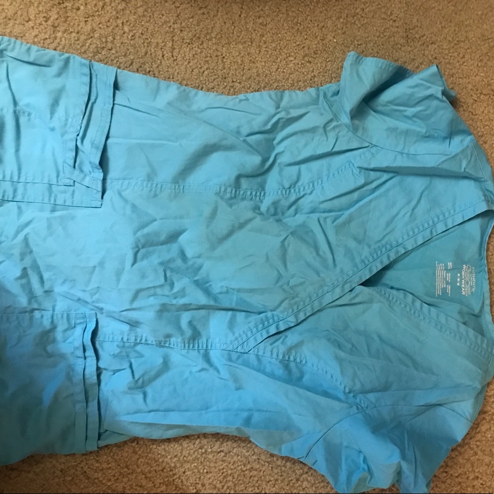 Scrub tops - Picture 4 of 4